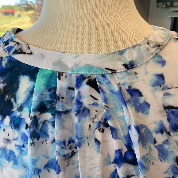 Apt. 9 Sleeveless Button Top Blue Print Loose Fit Size 0X Great worn with jeans! - Picture 3 of 6